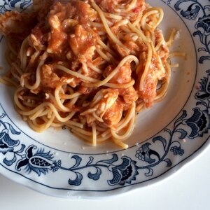 カニ缶で簡単☆カニトマトクリームパスタ